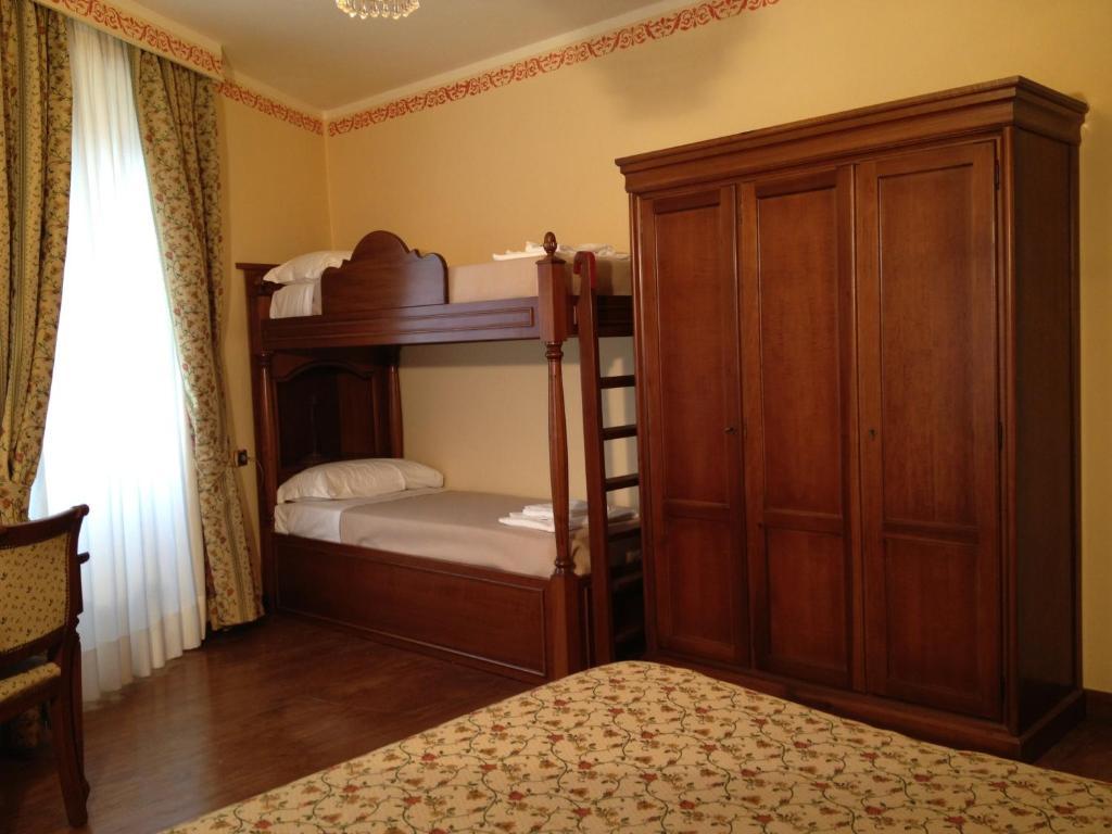 Hotel La Dependance Menaggio Zimmer foto