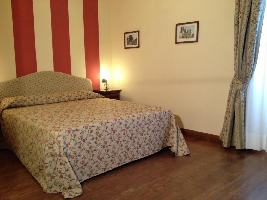 Hotel La Dependance Menaggio Zimmer foto