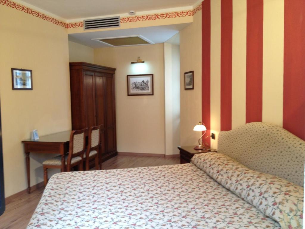 Hotel La Dependance Menaggio Zimmer foto